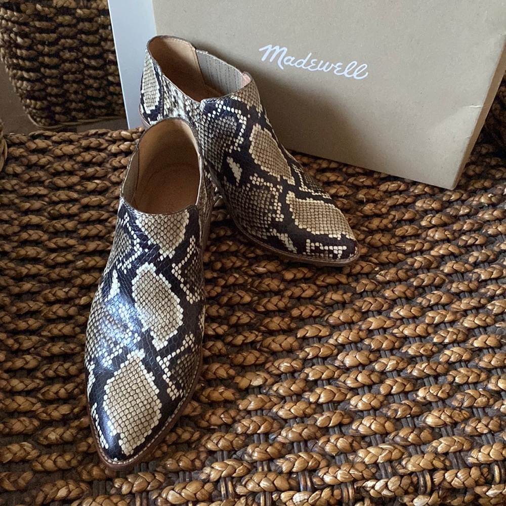 Madewell Low Chelsea Boot Snake Embossed Leather 8